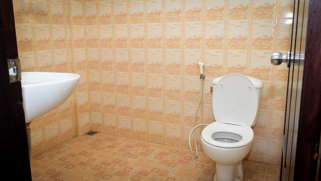 Uni Beach Hotel Pangandaran Habitación foto